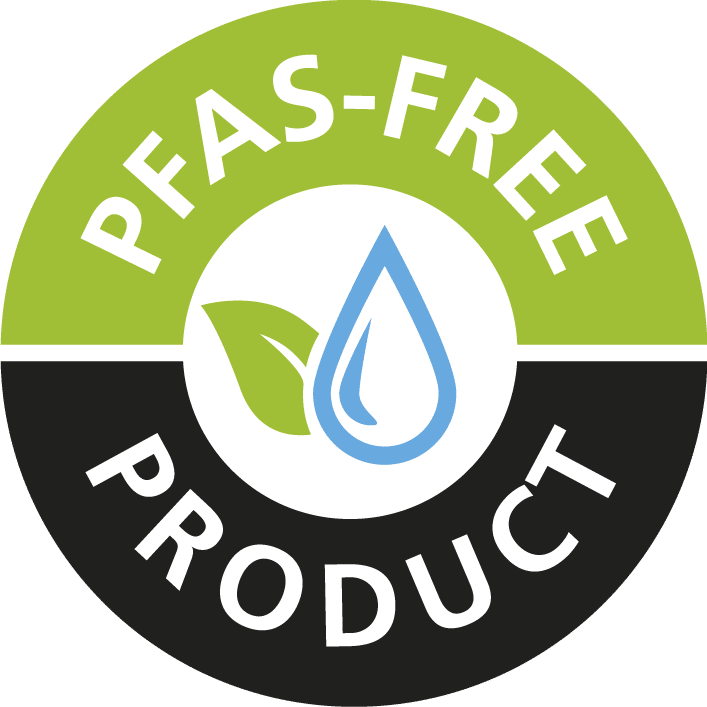 Rundes Logo mit der Aufschrift "PFAS-FREE PRODUCT", einem Wassertropfen und einem Blatt, auf grünem und schwarzem Hintergrund.